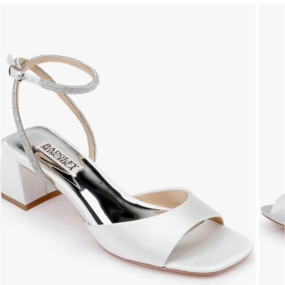 Badgley Mischka size 11 white block heel sandal bride wedding